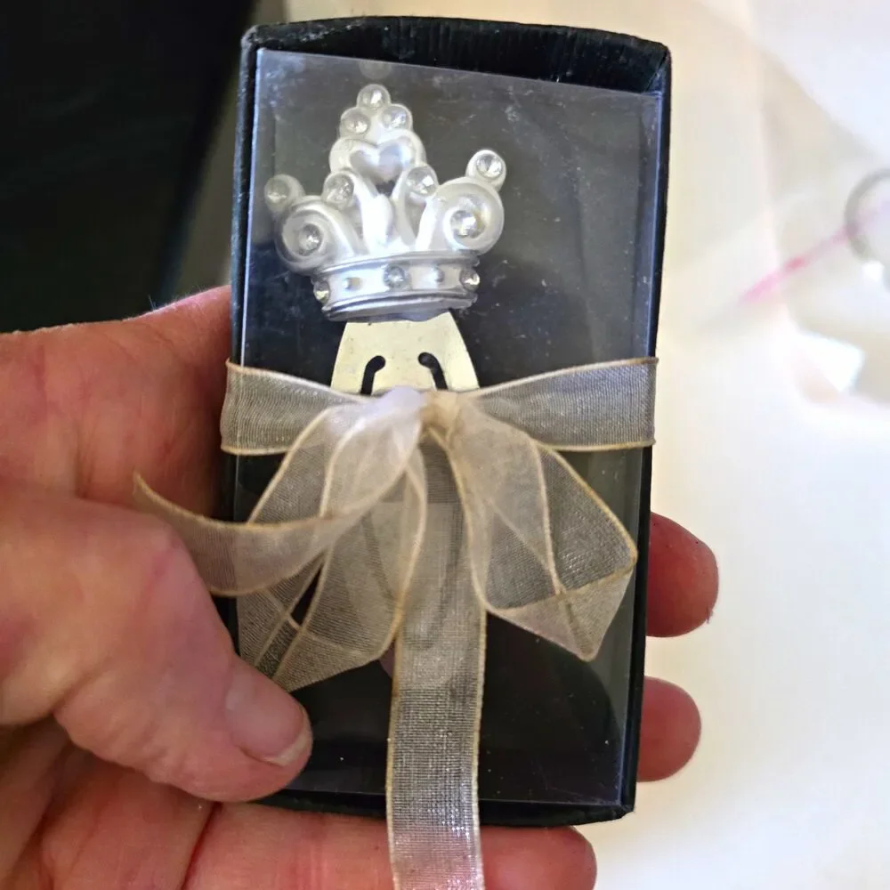 Miniature Silver Crown Metal Decor 3D Effect, Metallic Finish, 4 in
